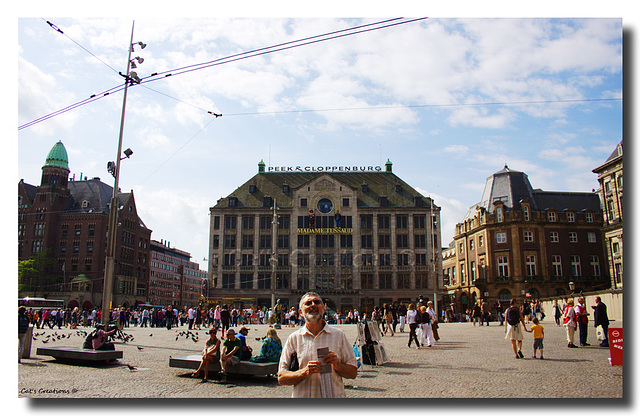 The Happy Tourist