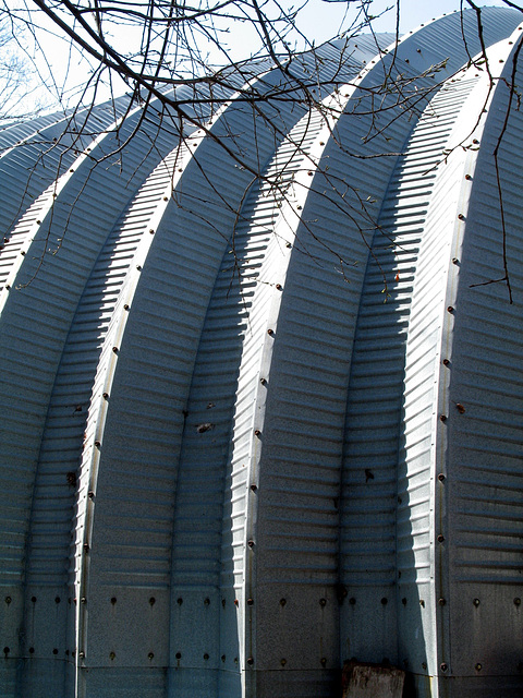 Corrugated Curves