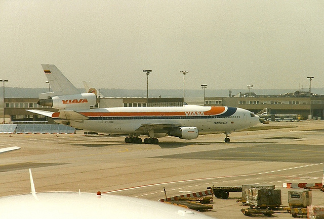 VIASA DC-10