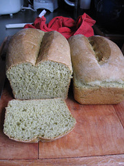 Spinach-cheddar bread