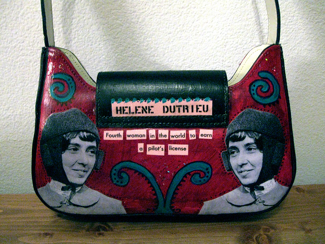 Helene Dutrieu purse (back)