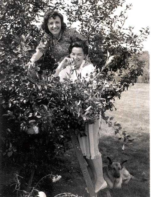 Mom and Shirley Heiss, 1962