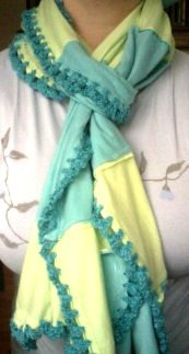 T-shirt "pashmina" as scarf