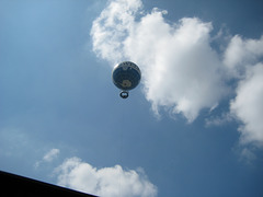 Berlin - Ballon am Seil