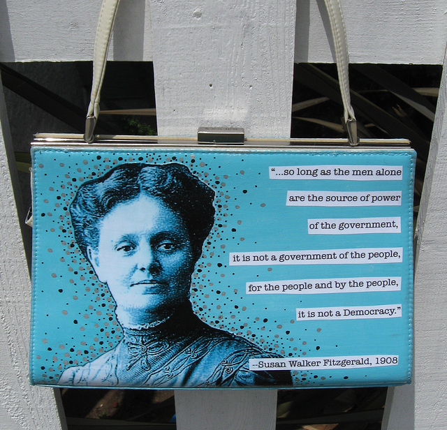 Suffrage purse, back