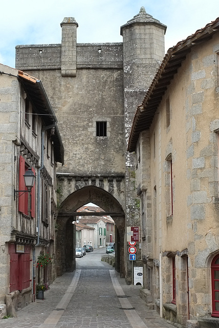 La Porte St-Jacques à Parthenay