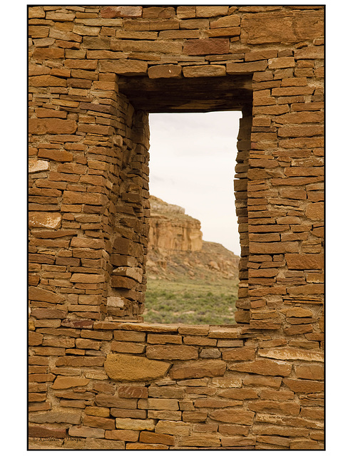 Pueblo del Arroyo window