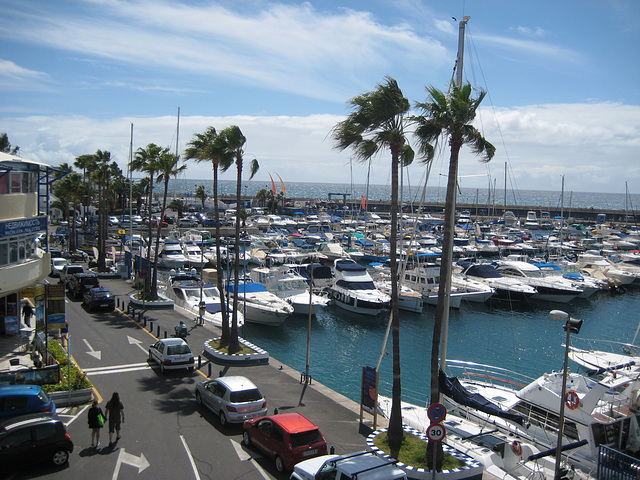 Teneriffa - Hafen Costa Adeje