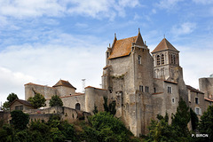 Château d'Harcourt et Collégiale Saint-Pierre - Ville médiévale de Chauvigny - Vienne - Poitou