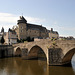 Le château de Laval et le pont vieux sur la Mayenne