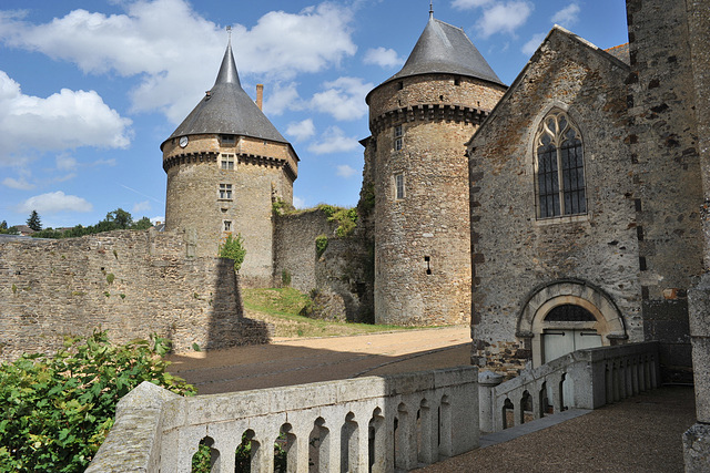 Le château de Sillé-le-Guillaume vu de la Collégiale - Sarthe