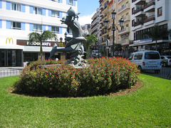 Teneriffa - Puerto de la Cruz / Delphinbrunnen