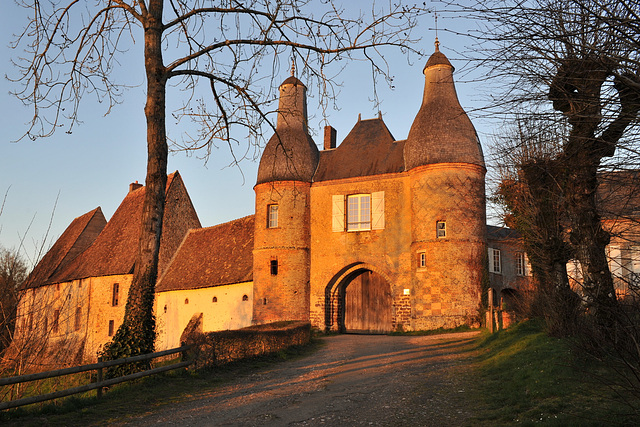 La porte de la Commanderie d'Arville - Loir-et-Cher