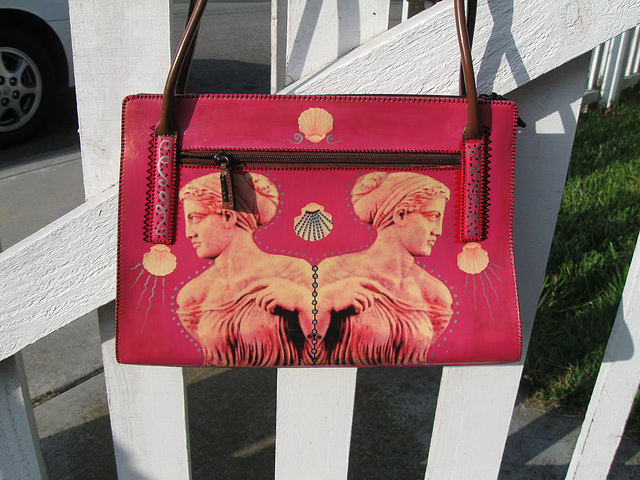 Aphrodite Purse, back