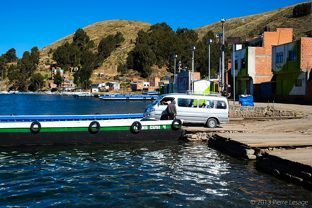 Estrecho de Tiquina - Lago Titicaca - Bolivia