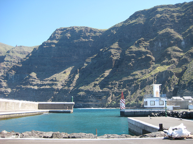 Teneriffa - Hafen von Acantilado de Los Gigantes