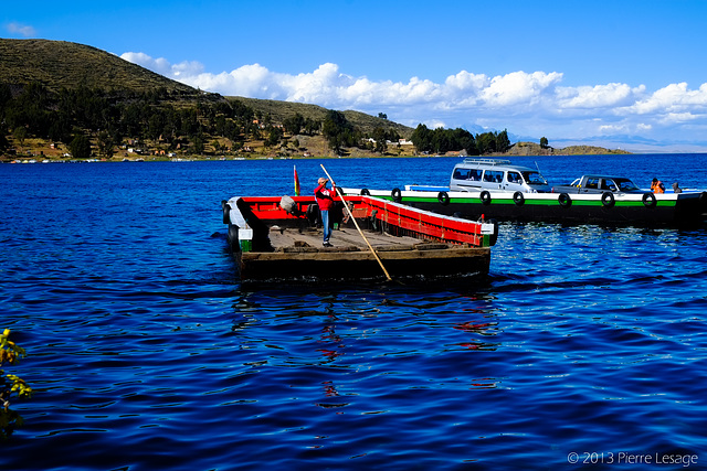 Estrecho de Tiquina - Lago Titicaca - Bolivia