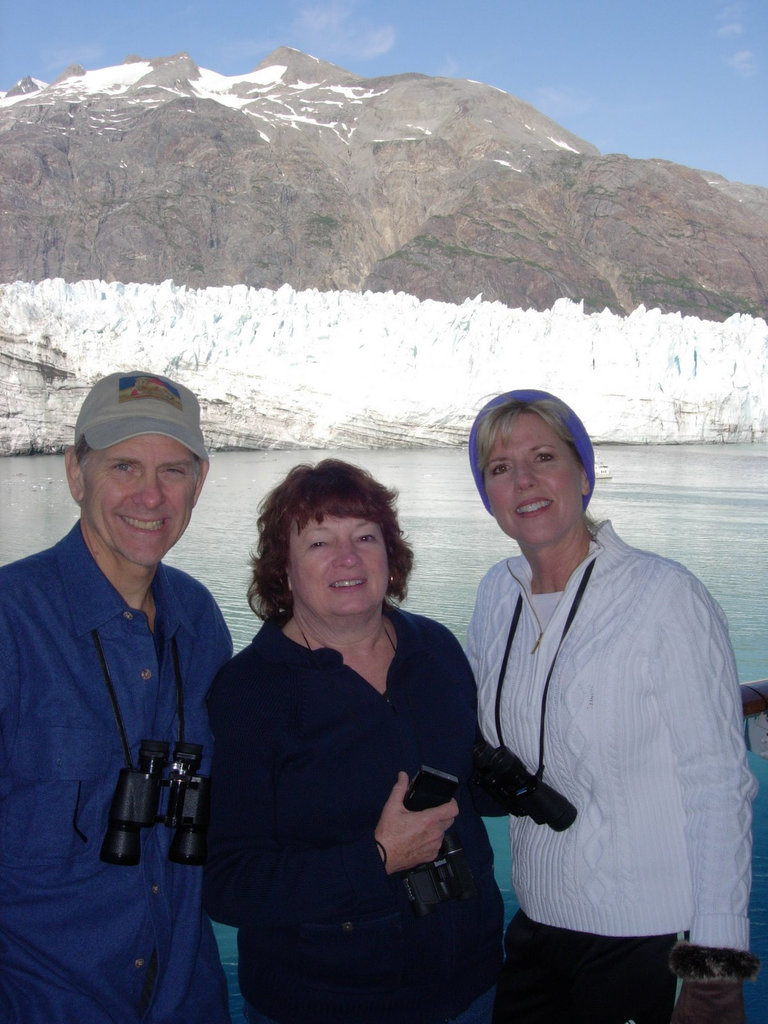 Customary shipboard glacier portrait.