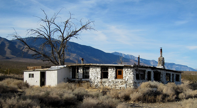 Dunmovin CA - US 395 1574a