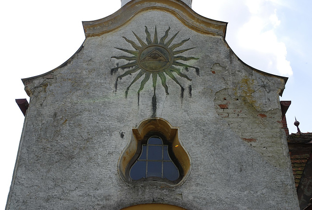 Gottes Auge ruht über dem nahen Golfplatz