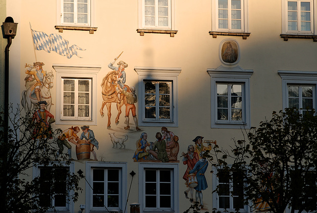 Burghausen: Lüftlmalerei am Stadtplatz