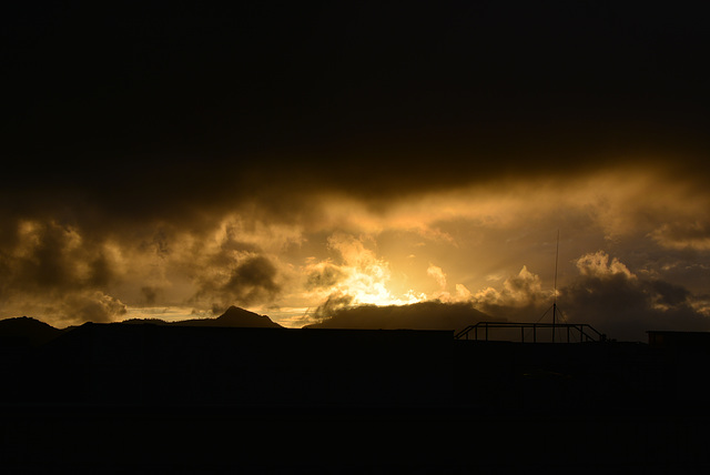 coucher de soleil vu de l'usine