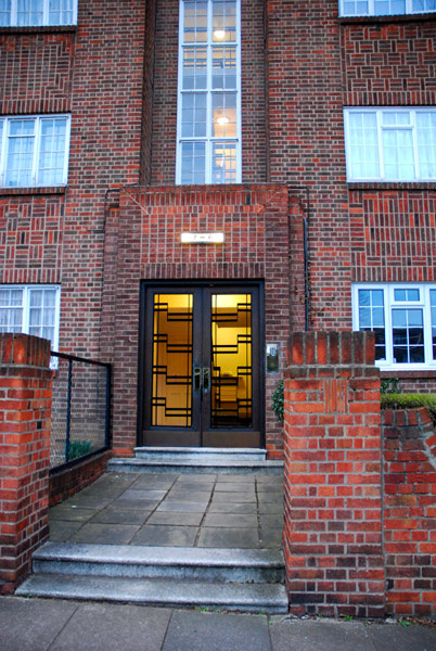 Flats, Brent Street