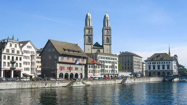 Zürich: Limmatquai, Zunfthäuser, Grossmünster, Helmhaus