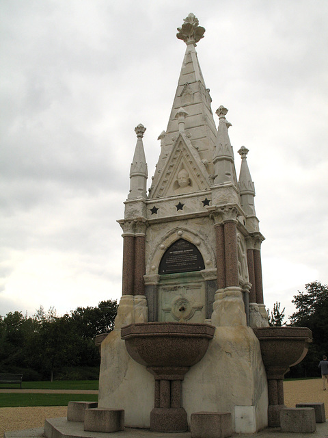 Regents Park Fountain 1