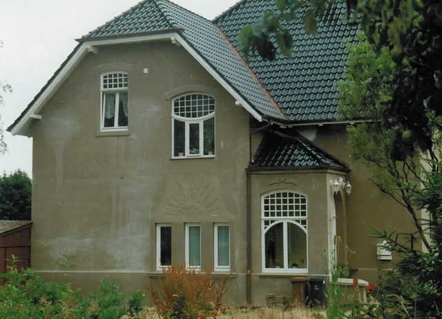 Sprossen Holzfenster in den Oberlichtern