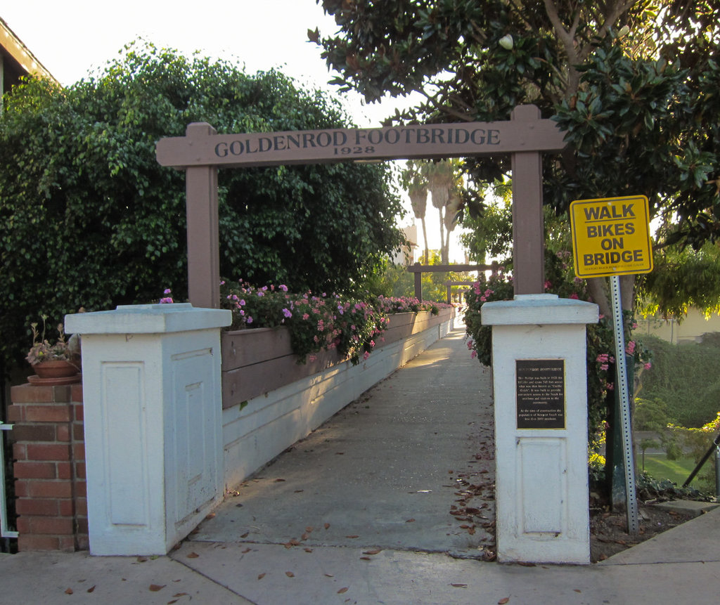 Corona del Mar Goldenrod Footbridge (3948)