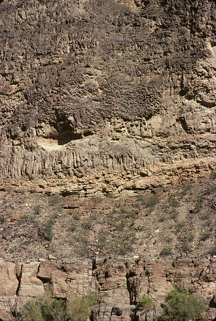 4-28-old_terrace_under_basalt
