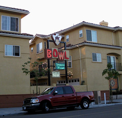 San Diego, Aztec Bowling non-alley