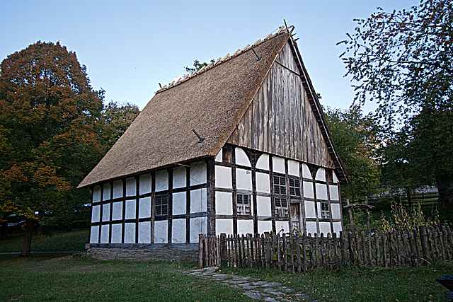 20121008 1526RWw Lippischer Meierhof, Altenteilerhaus, Leibzucht