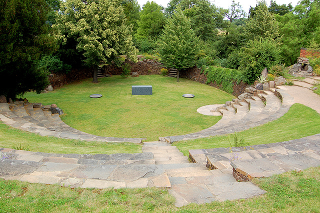 amfiteatro en "La Ŝtono" (Amphitheater im "Stein")