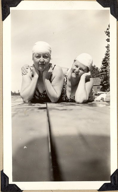 The Olsen sisters, Ann and Peg, c. 1938