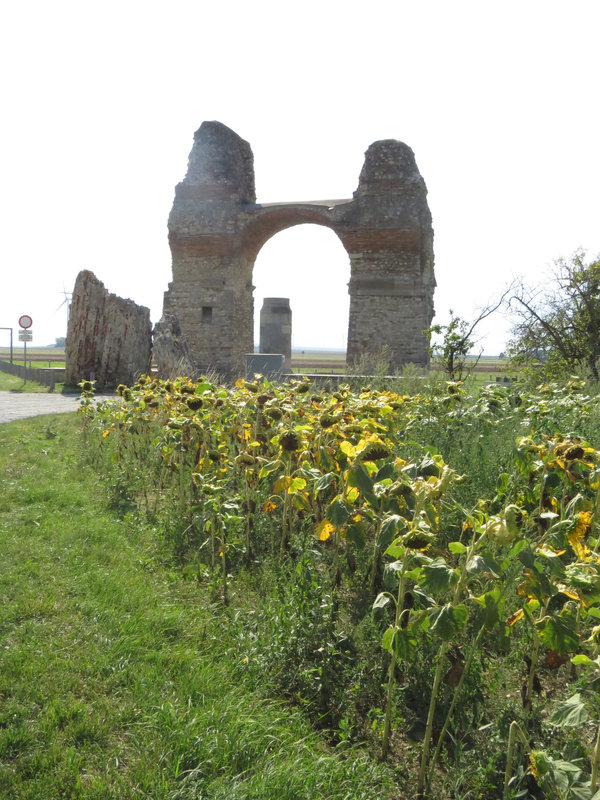 Carnuntum : Heidentor.