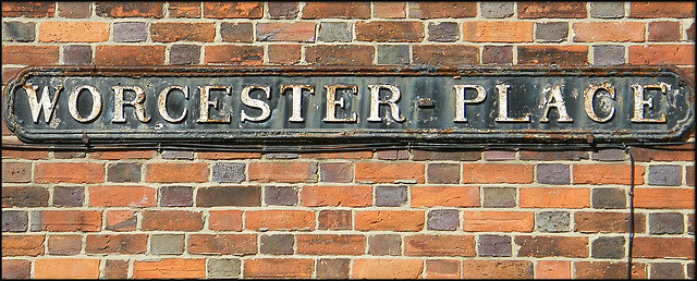 Worcester Place street sign