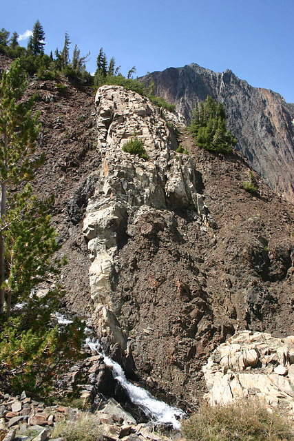 Dike, above Lundy Canyon