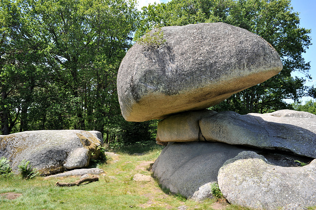 Les Pierres Jaumâtres