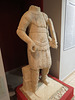 Aquincum : statue funéraire en armure (fin du IIIe s. ap. J.-C.)