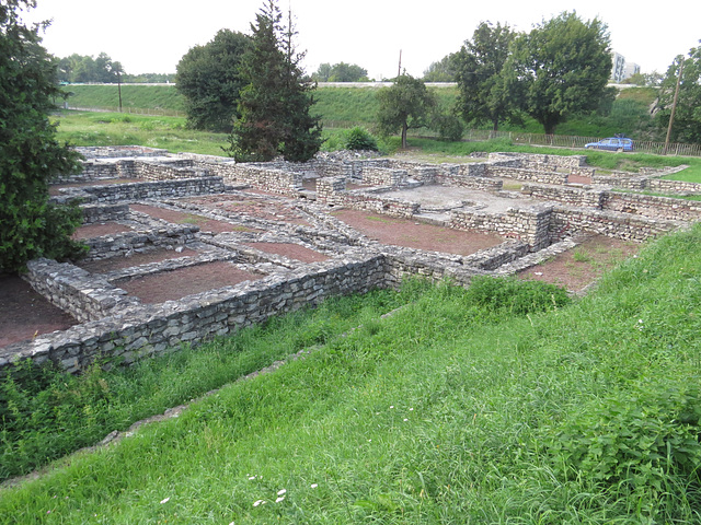 Aquincum, agglomération civile : sanctuaire à Fortuna Augusta.