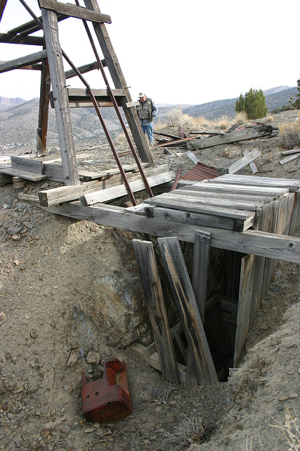 Headframe and portal