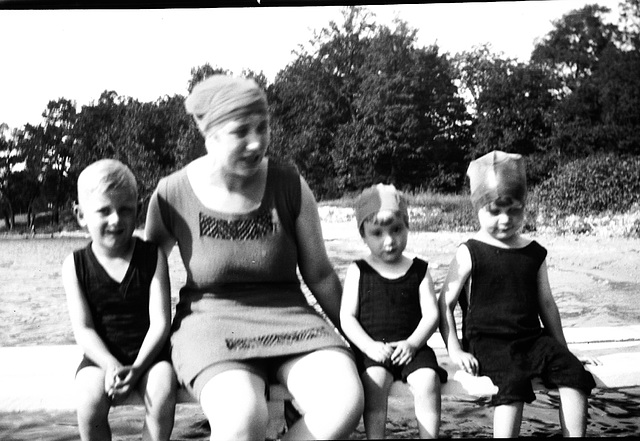 Grossenbach kids; Carl, Doris and Dick (47)