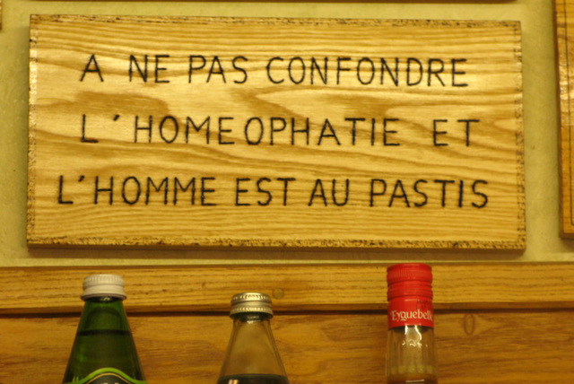 Dans un café, en Aubrac.