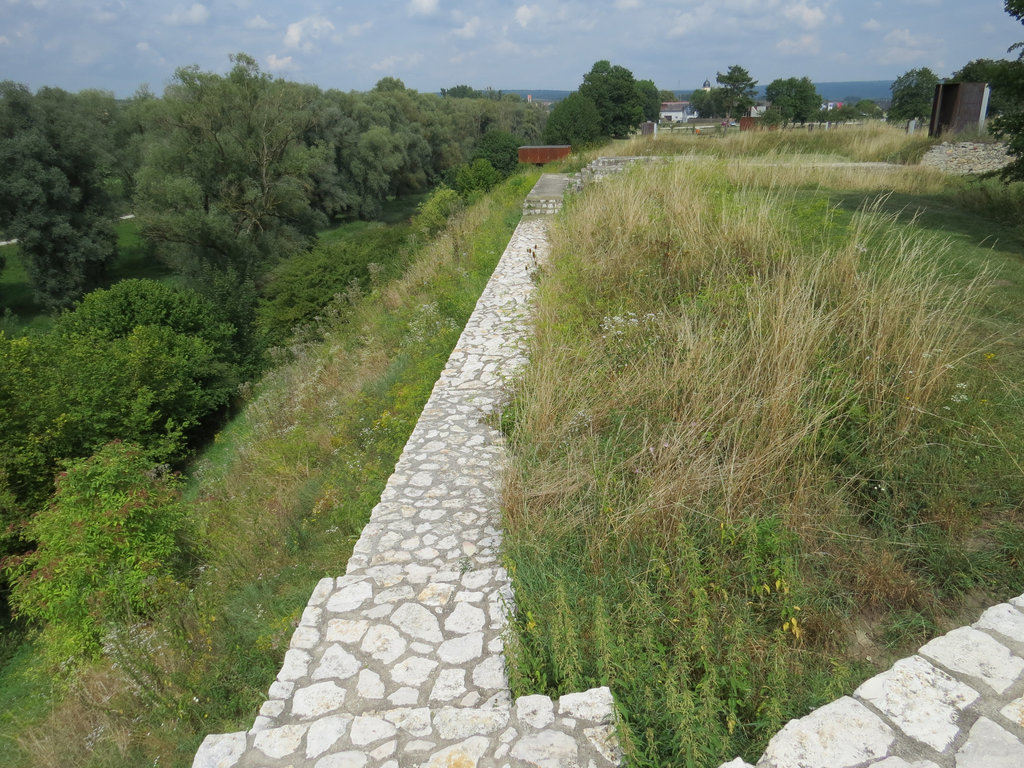 Eining : mur ouest.