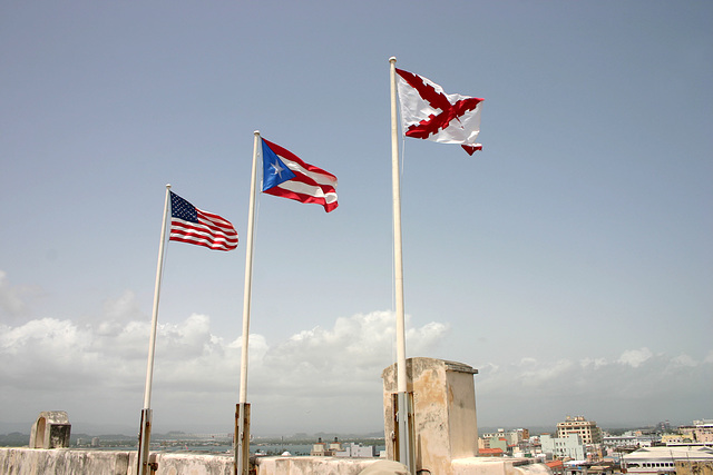 Banderas sobre El Morro