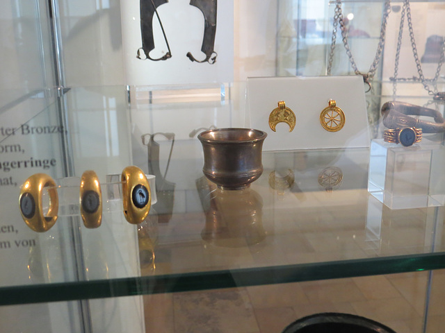 Musée romain de Ratisbonne : bijoux.