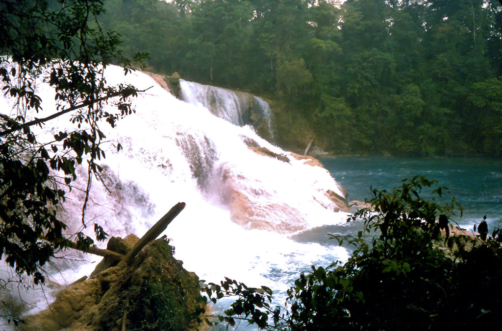 Cascada Azul