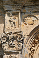 Adam - Sculpture du portail de l'église de Baillou - Loir-et-Cher